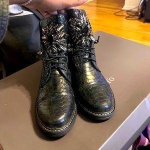 VINCE CAMUTO SEFELLA EMBELLISHED BOOTIE